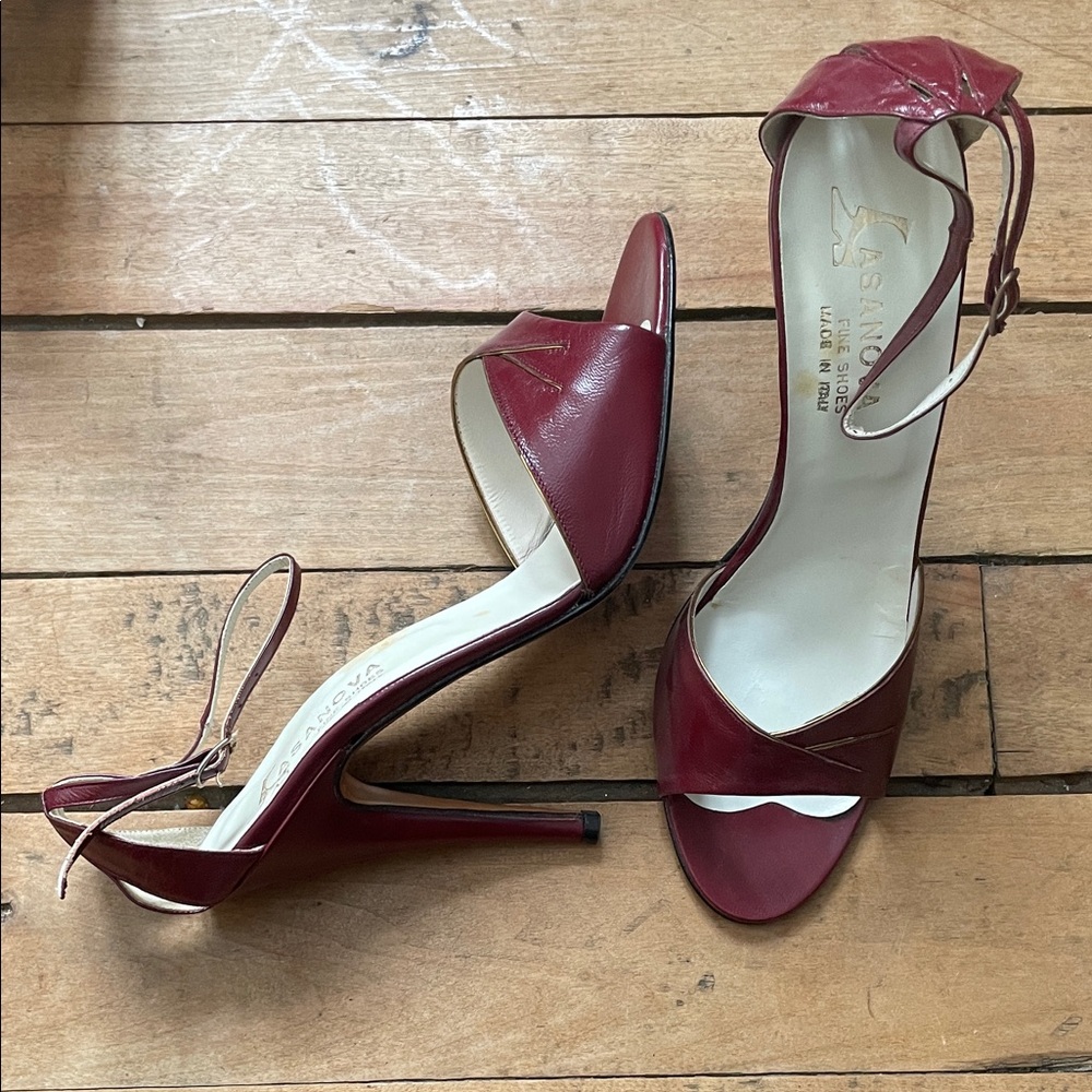 New Vintage Italian strappy leather stilettos